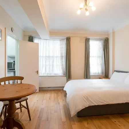 Apartment Evelyn Court