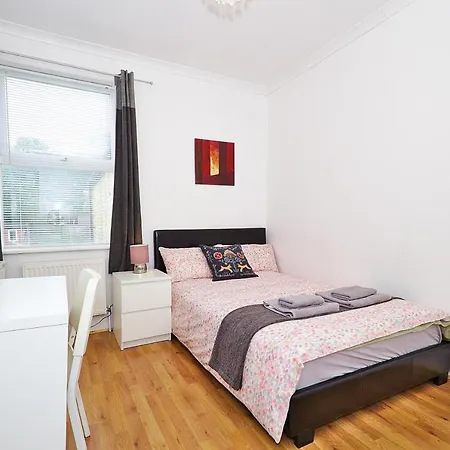 Ceres 3* Plumstead (Greater London)