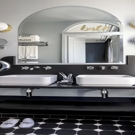Hotel Henrietta Experimental 4*
