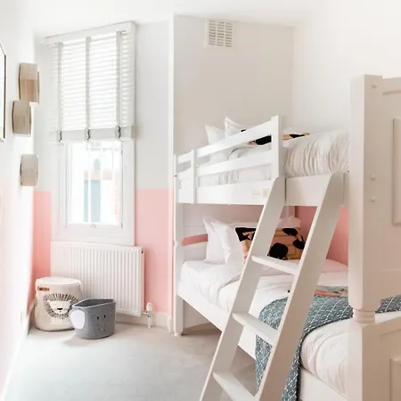 The Chelsea Arms - Bright 3bdr With Garden & Private Parking Apartment