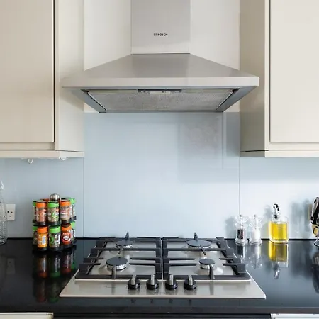 The Chelsea Arms - Bright 3bdr With Garden & Private Parking