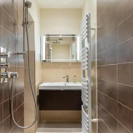 Apartment The Chelsea Arms - Bright 3bdr With Garden & Private Parking London