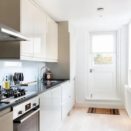The Chelsea Arms - Bright 3bdr With Garden & Private Parking London