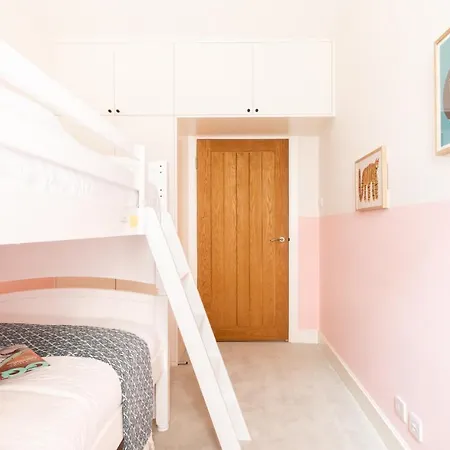 The Chelsea Arms - Bright 3bdr With Garden & Private Parking Apartment *
