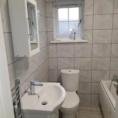 Apartment Barnfield Place *