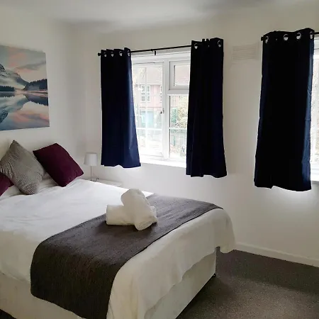 Barnfield Place Apartment Edgware