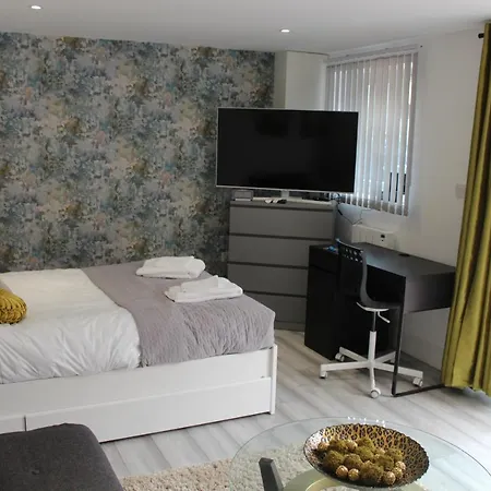 Vine Place * West Drayton (Middlesex)