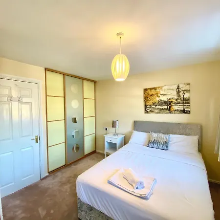 Heathrow House * Northolt (Greater London)
