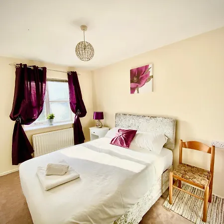 Heathrow House Holiday home