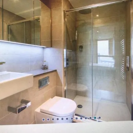 Luxurious Serviced In شقة كرويدون
