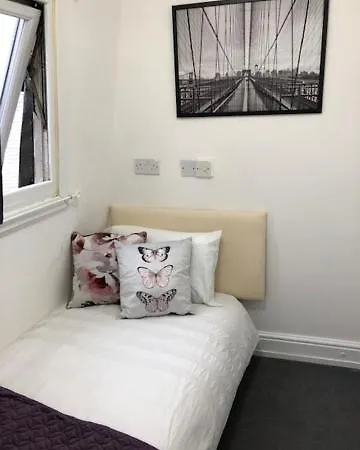 Lord Merit Guest In King's Cross St Pancras * London