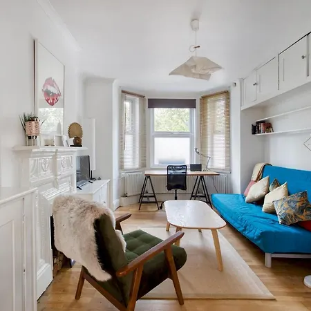 Pass The Keys - Beautiful Stylish Flat In South West