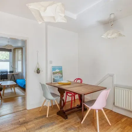 Pass The Keys - Beautiful Stylish Flat In South West لندن