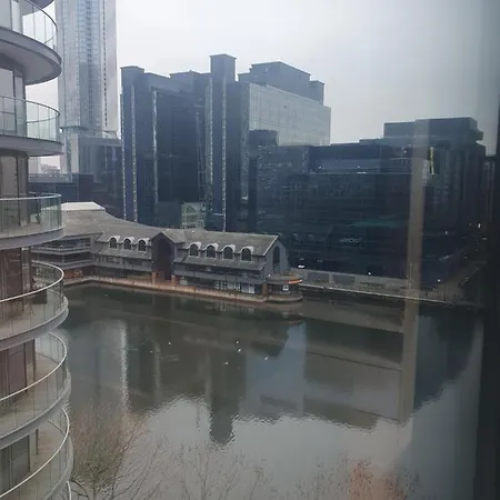 Canary Wharf, E14 9ne Apartment London