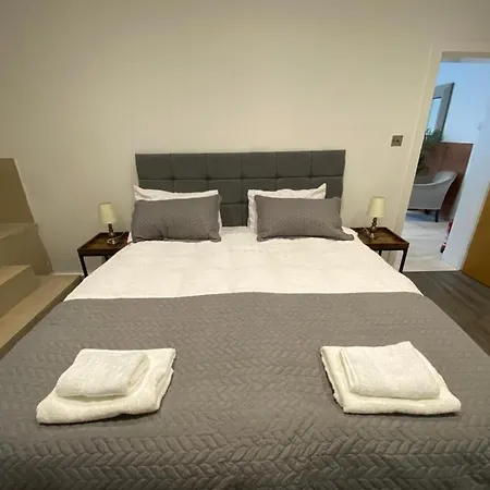 Kings Road With En-suite Bath
