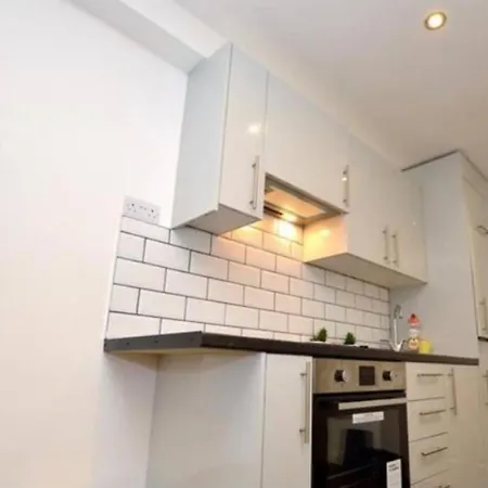 Small Cosy In Plaistow. East Apartment