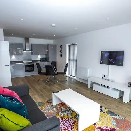 Exquisite One Bed Apartment