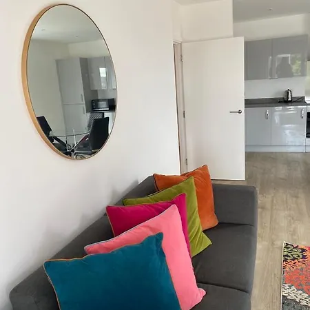 Exquisite One Bed Apartment London