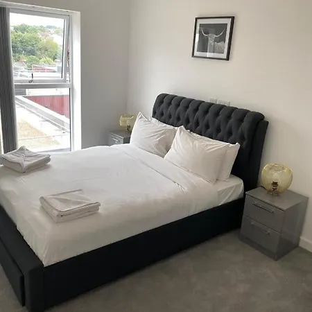 Exquisite One Bed * London