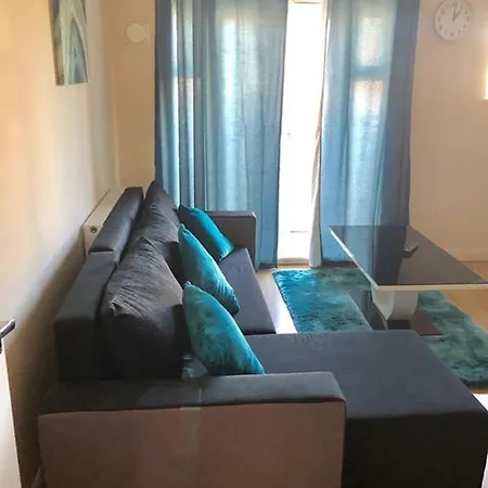 2 Bedroom At , Adonai Serviced Accommodation, Free Wifi And Parking