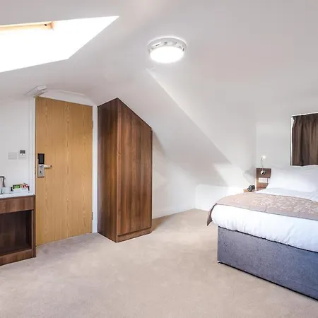 Signature London Hotel 3*