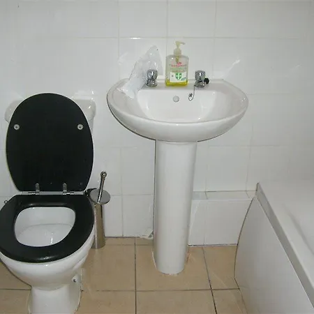 Old Oak Tree Inn 2* Хаунслоу