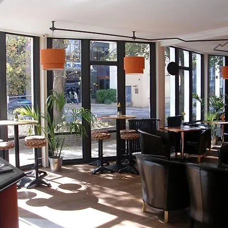 Oyo Lansdowne Croydon kerület