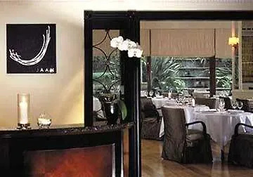Otel Swissotel The Howard 5*