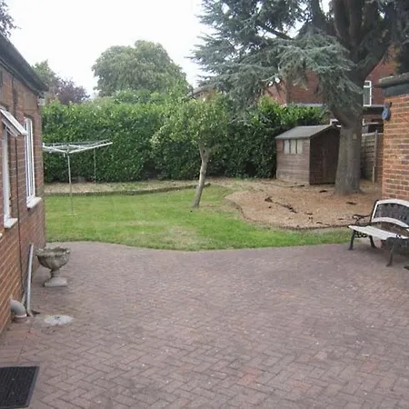 Bed & Breakfast Debden 3*