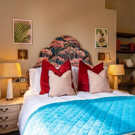 The Park 3* Teddington