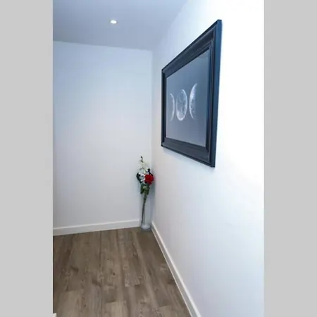 Exquisite One Bed * London