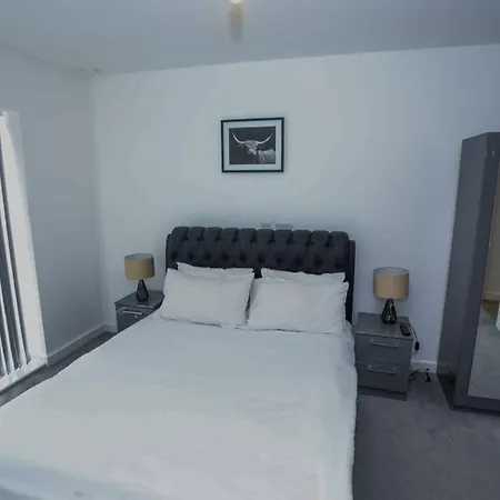 Exquisite One Bed Apartment