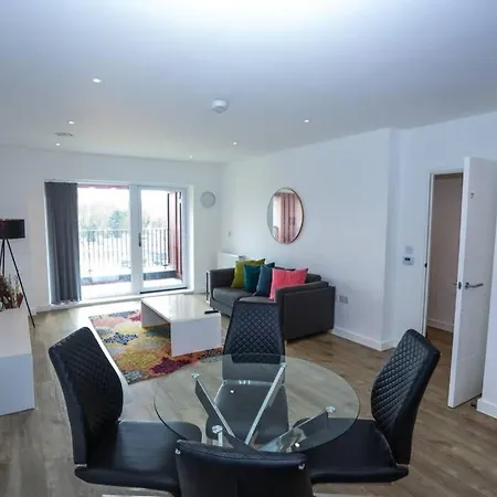 Exquisite One Bed Apartment