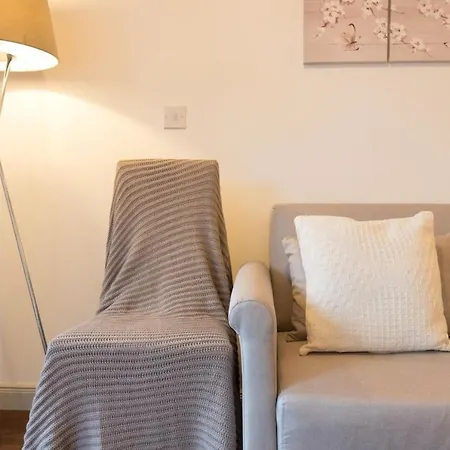 Apartment Beautiful 2 Bedroom In Borough *
