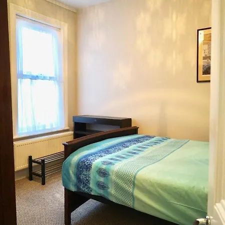 Guest house Tottenham Stadium Double London