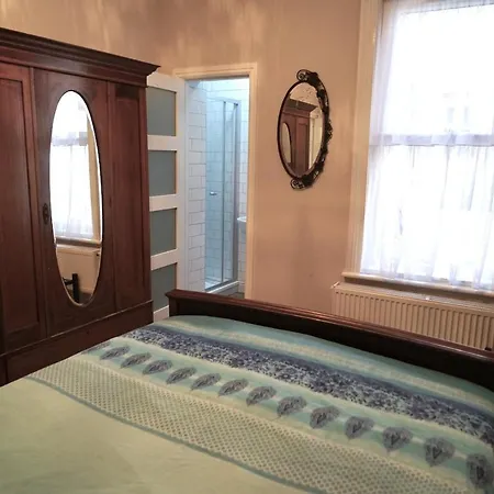Guest house Tottenham Stadium Double London