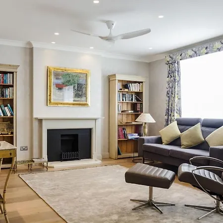 Beautiful 2 Bedroom 2 Bath Flat In South Kensington
