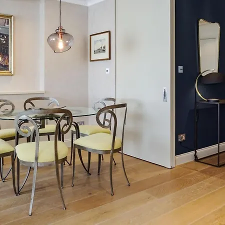 Beautiful 2 Bedroom 2 Bath Flat In South Kensington Apartment *