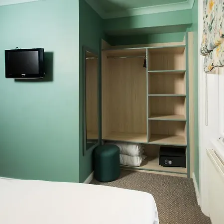 Caring 3* London