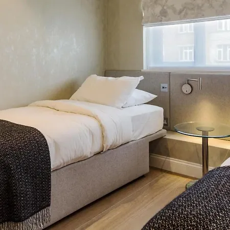 Beautiful 2 Bedroom 2 Bath Flat In South Kensington Apartment *