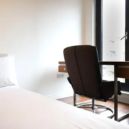 Beautiful 2 Bedroom In Borough *