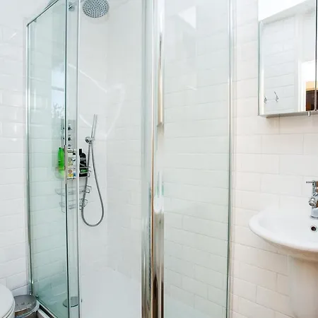 Stylish 1 Bedroom Flat In Vauxhall London