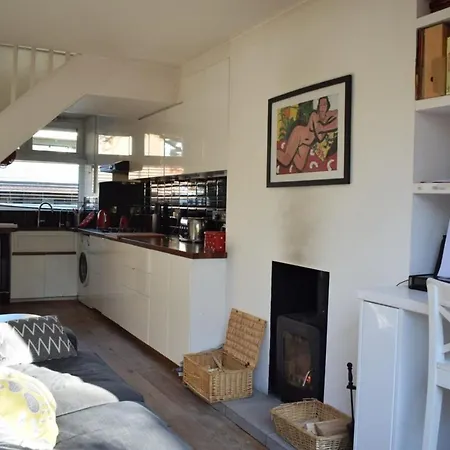 Modern 3 Bedroom In Brixton *