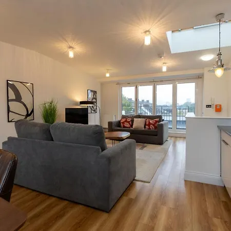 Deluxe Camden Apartment *