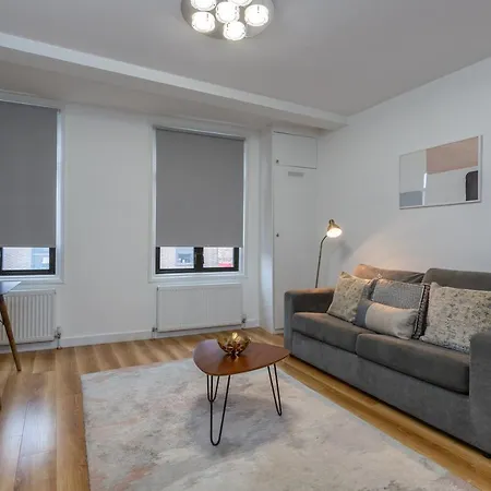 Deluxe Camden Apartment