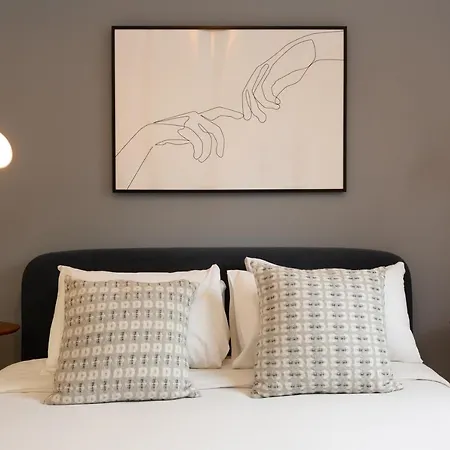 Deluxe Camden Apartment