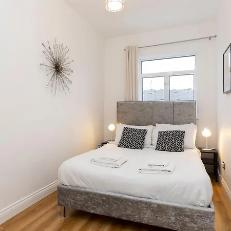 Deluxe Camden Apartment *