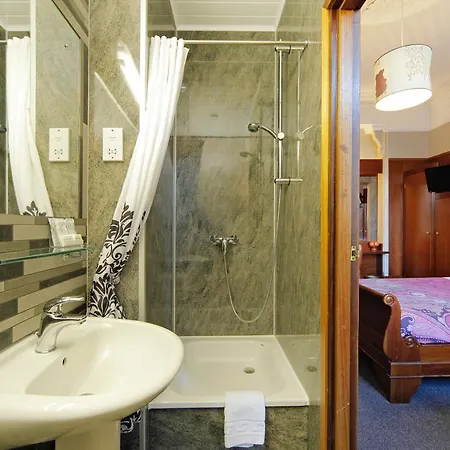 Visitors Apartmanhotel 2*