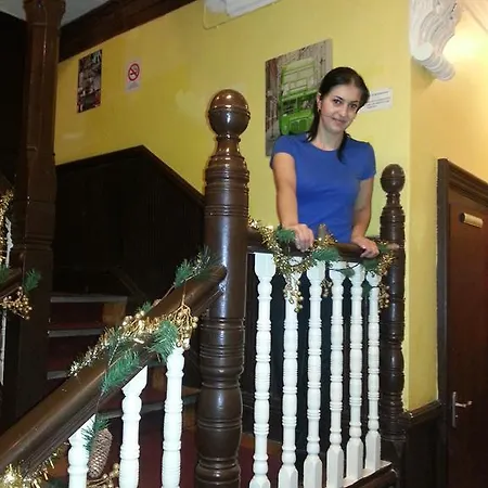 Travel Hotel *