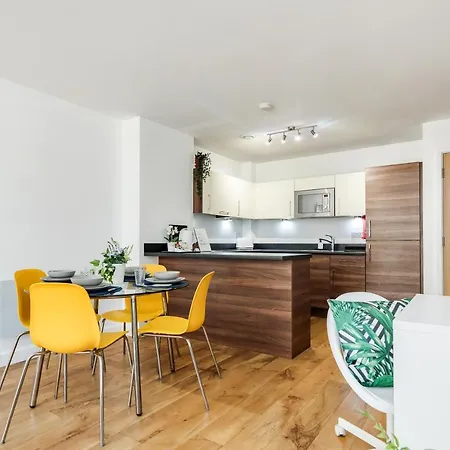 King Bed Manhattan Close To London Heathrow * West Drayton (Middlesex)